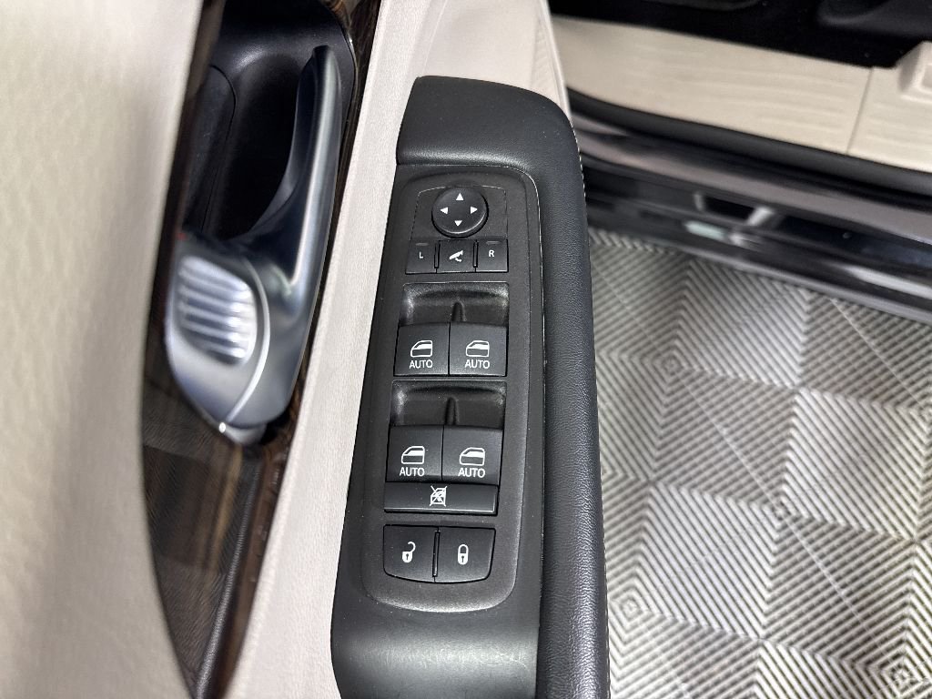 2023 Chrysler Pacifica Limited - Photo 22