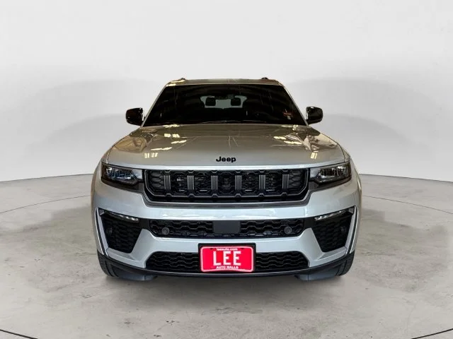 New 2026 Silver Jeep  image 8