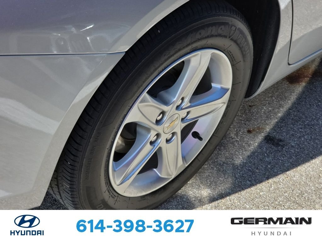Used 2022 Silver Chevrolet LS image 12