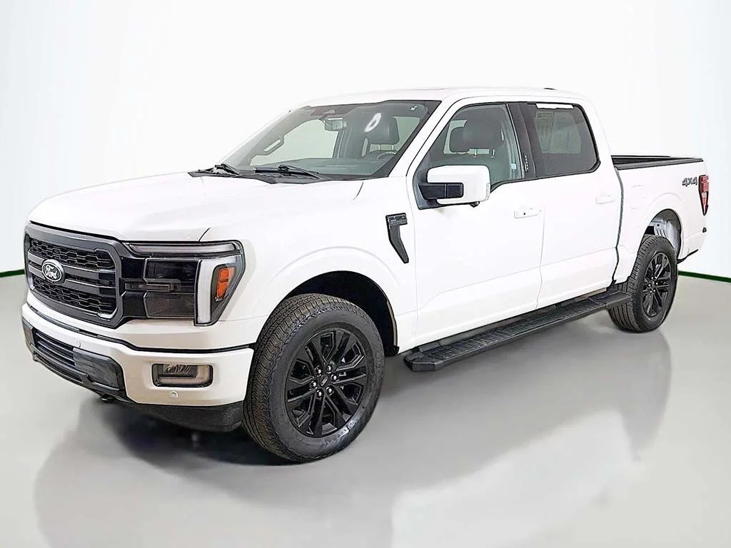 Used 2024 Star White Ford Lariat image 13