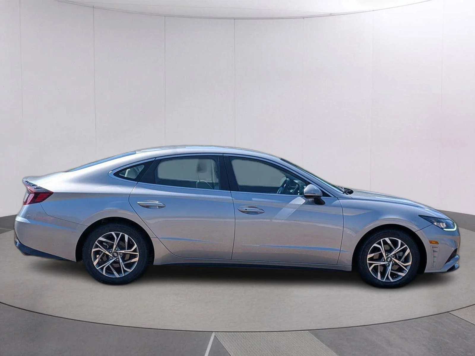 Used 2023 Curated Silver Hyundai SEL image 8