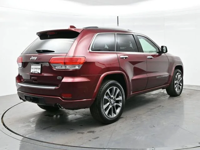 Used 2018 Velvet Red Pearlc Jeep Overland image 7