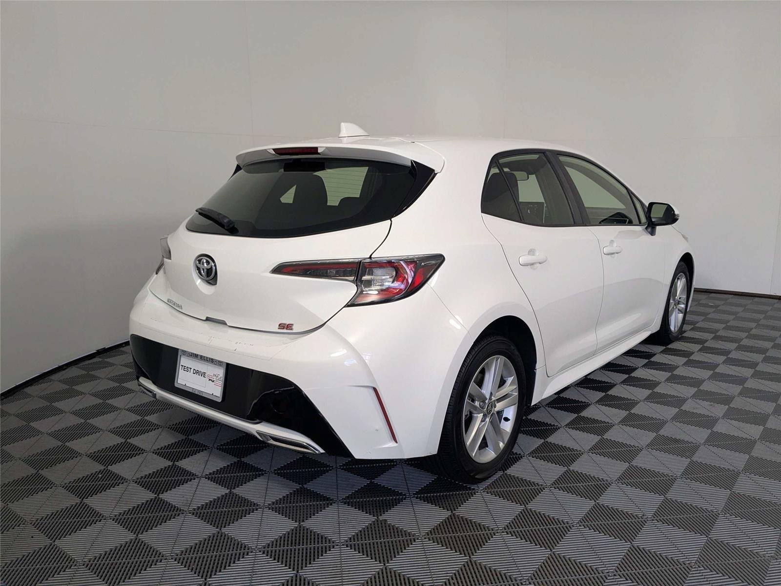 Certified Used 2022 Super White Toyota SE image 6