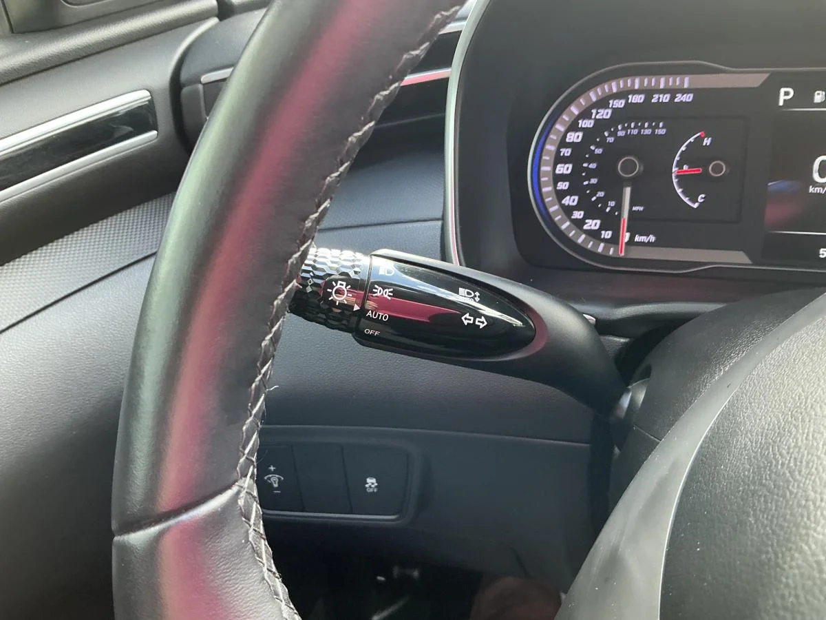 Used 2022 Red Hyundai Preferred image 22