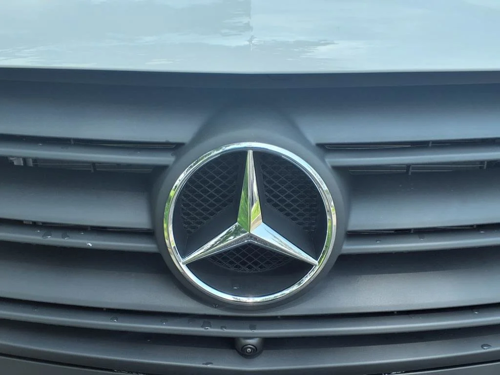 New 2025 Arctic White Mercedes-Benz  image 28
