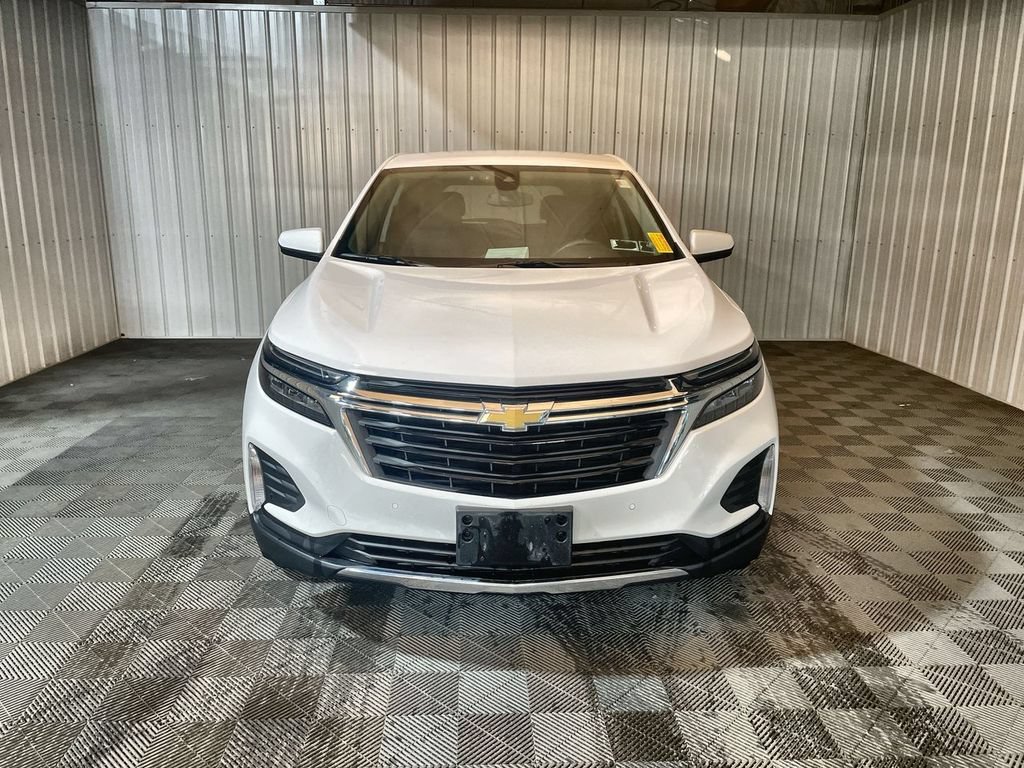 Used 2022 Summit White Chevrolet LT image 3