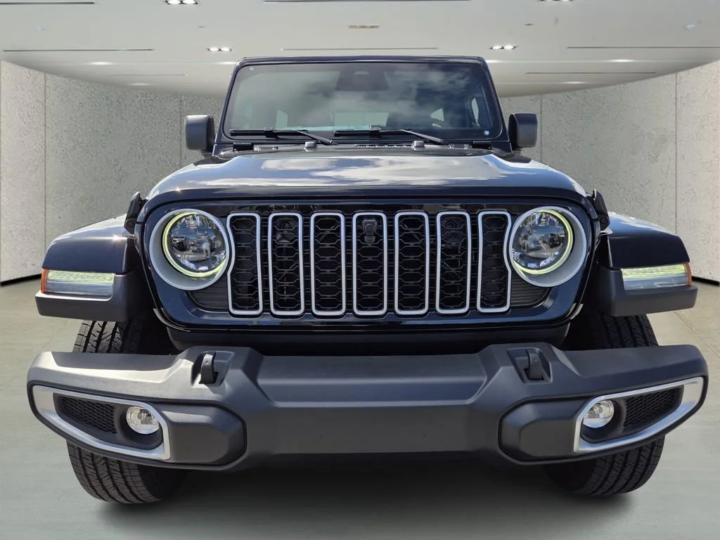 New 2026 Black Clear-Coat Exterior Paint Jeep Sahara image 2