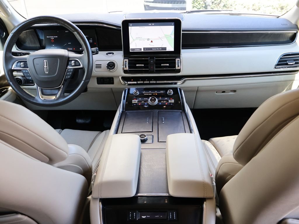 Used 2020 White Lincoln Reserve image 15