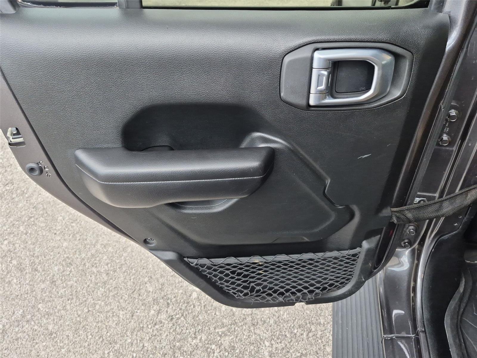 Used 2020 Granite Crystal Metallic Clearcoat Jeep Sport S image 30