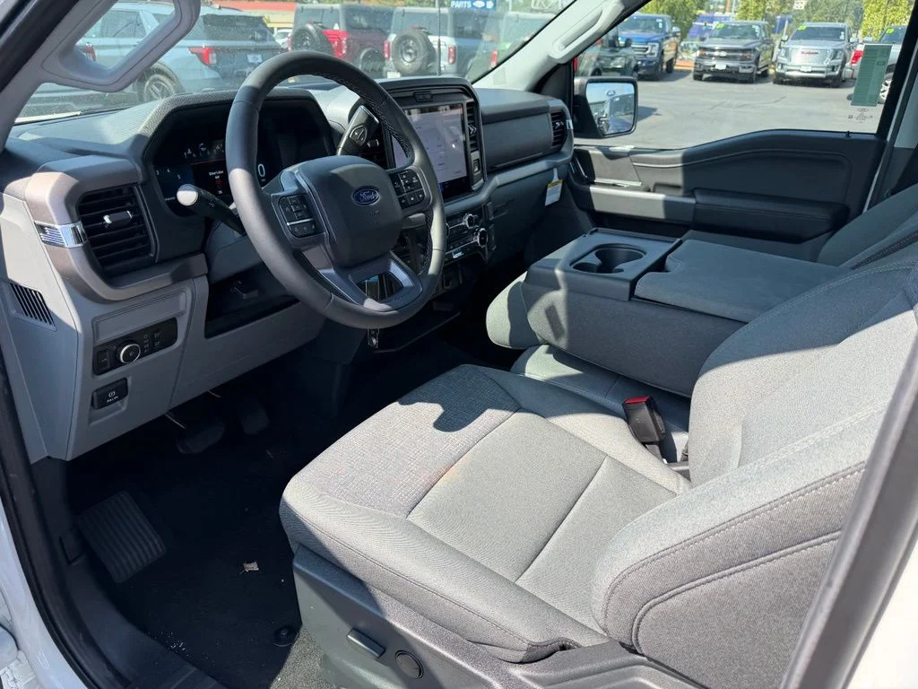 New 2026 Oxford White Ford XLT image 11