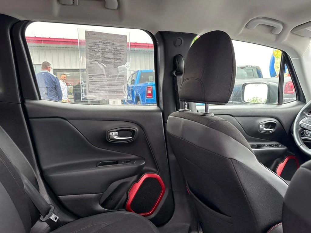 Used 2017 Gray Jeep Trailhawk image 31