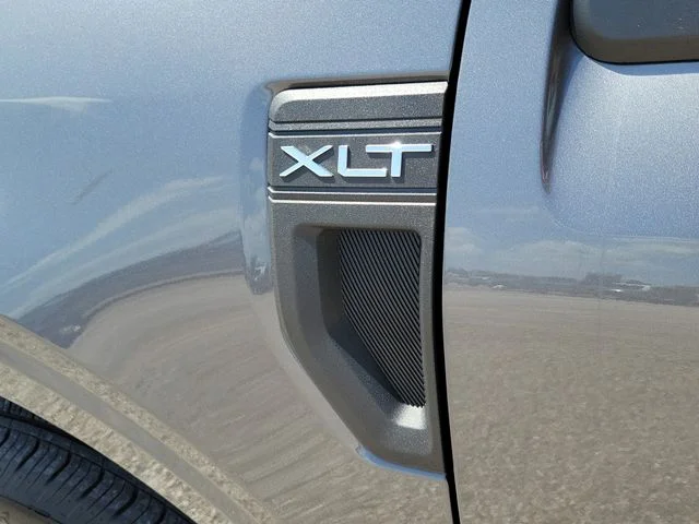 Used 2025 Gray Ford XLT image 8