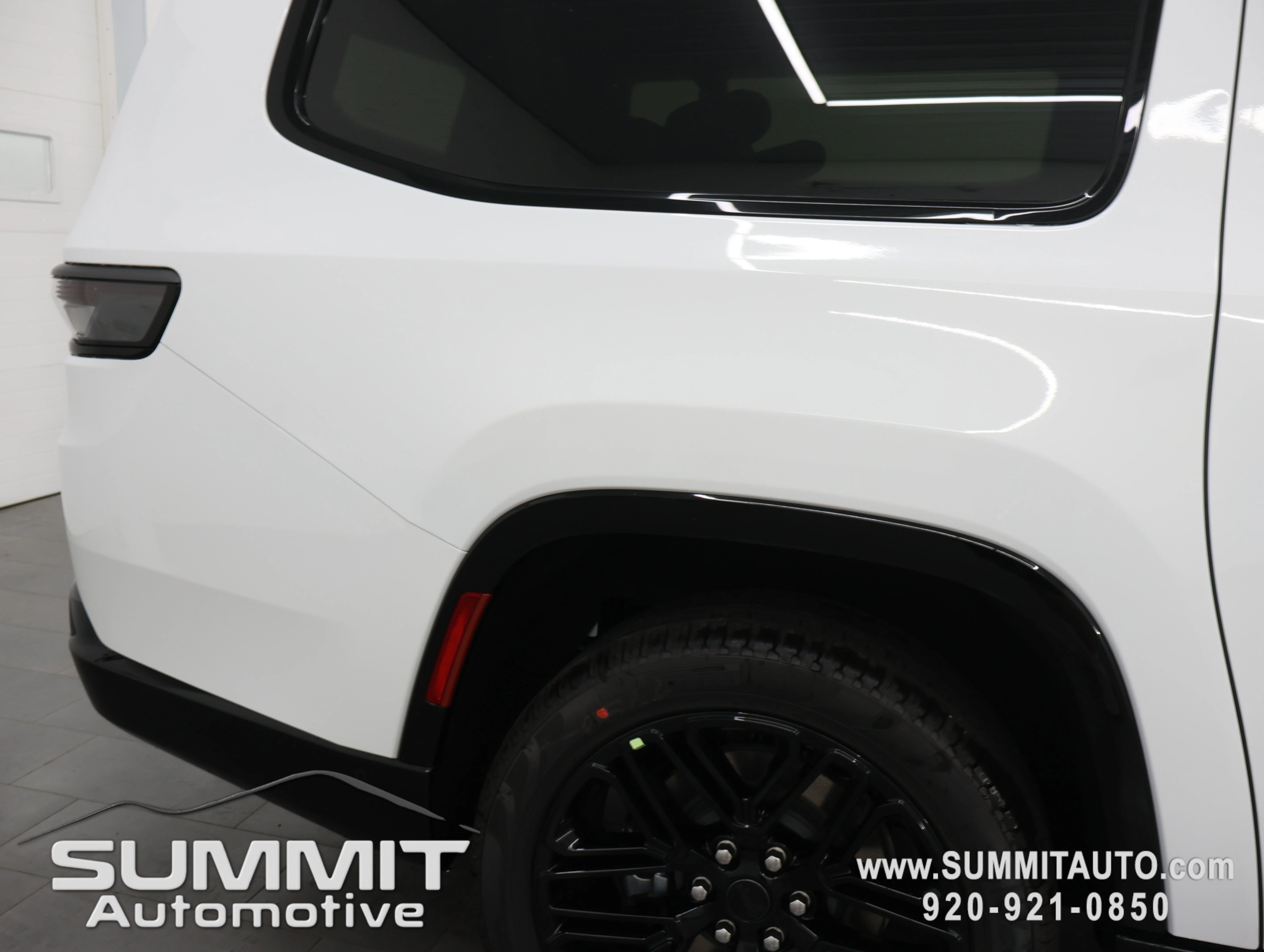 New 2026 Bright White Clearcoat Jeep Limited Reserve image 31