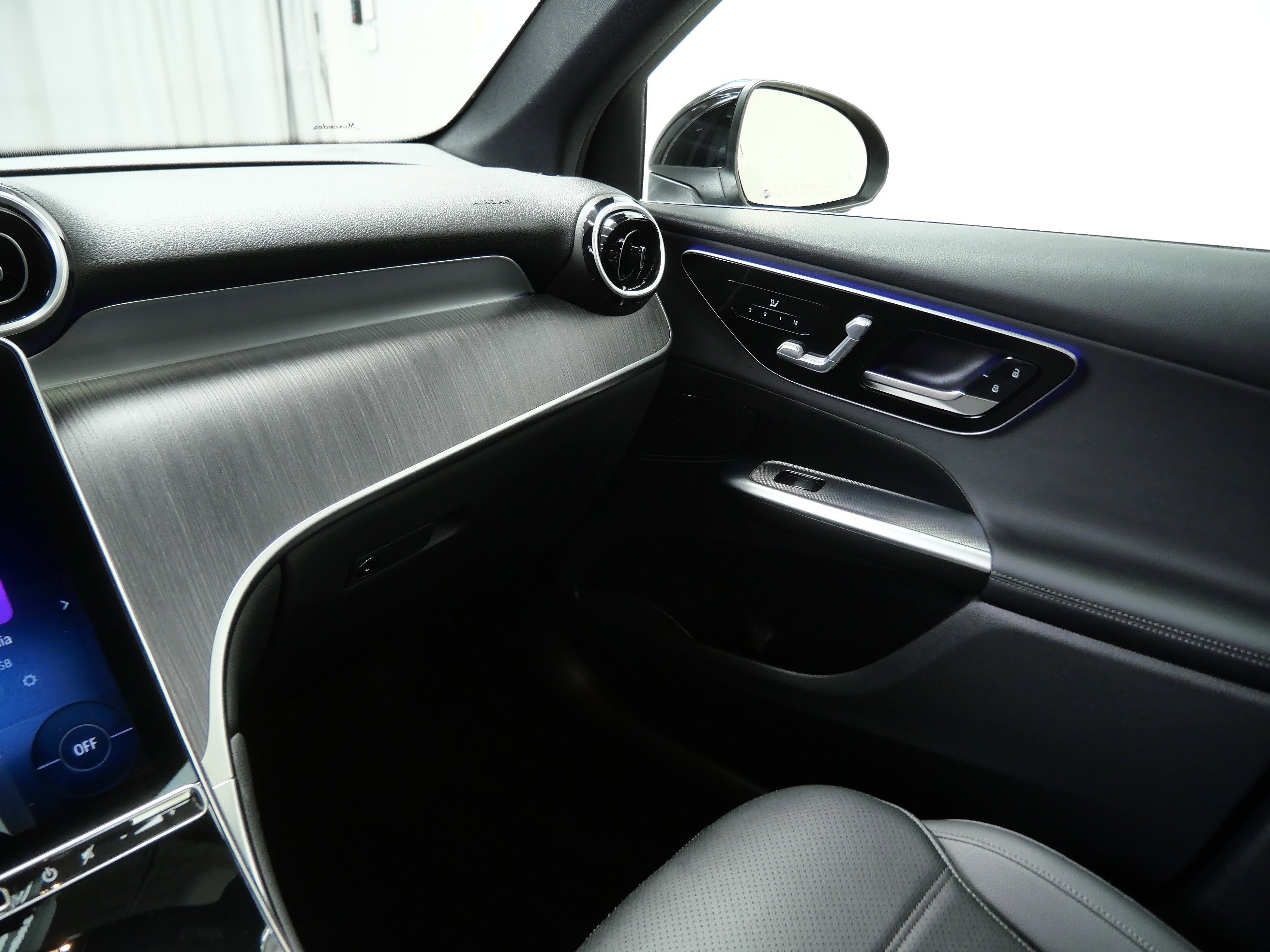 Certified Used 2026 Black Mercedes-Benz GLC 300 image 20