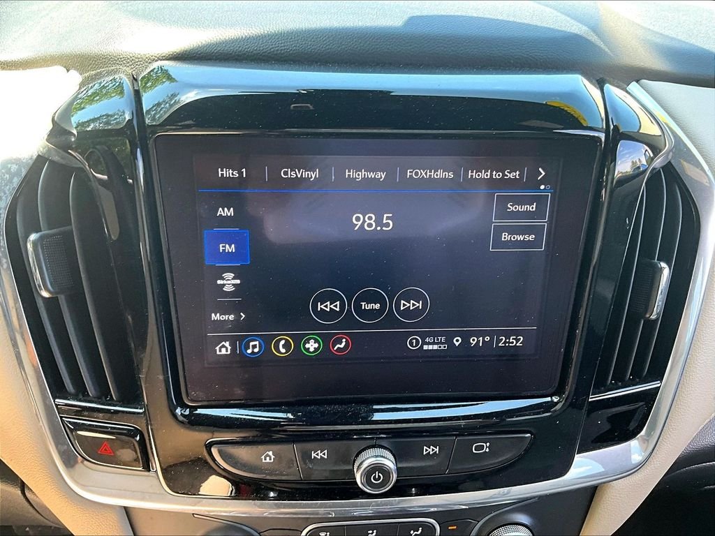 Used 2022 Silver Ice Metallic Chevrolet LT Leather image 20