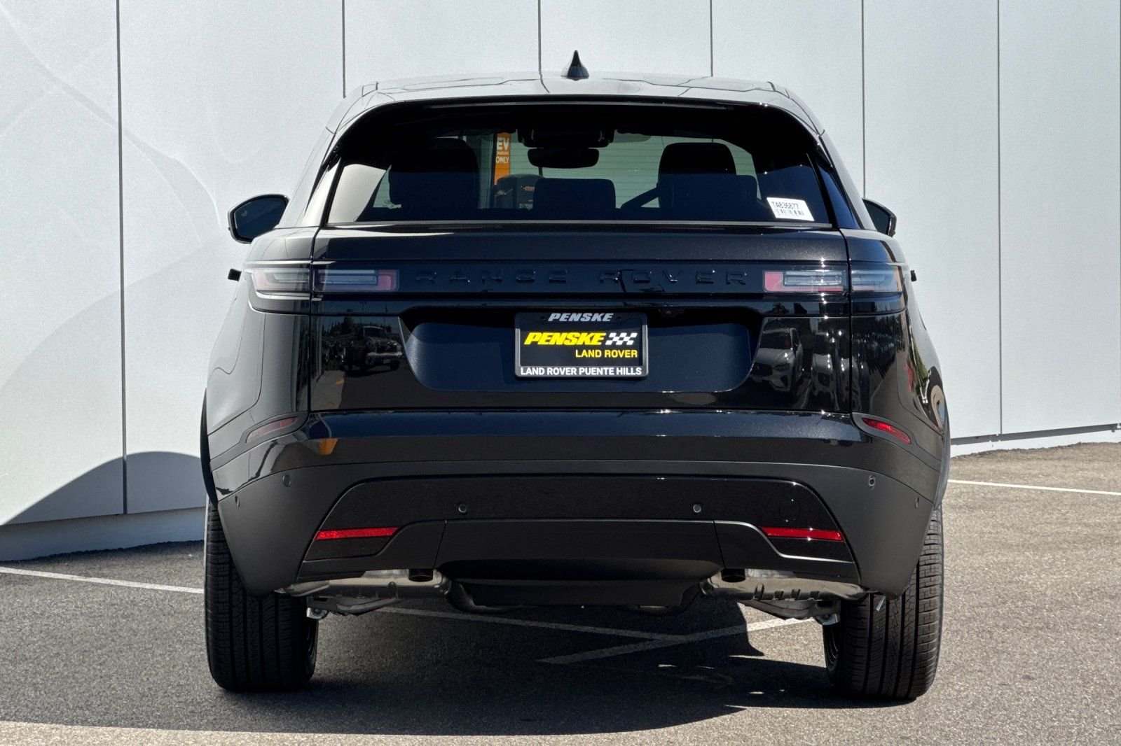 New 2026 Santorini Black Land Rover S image 4