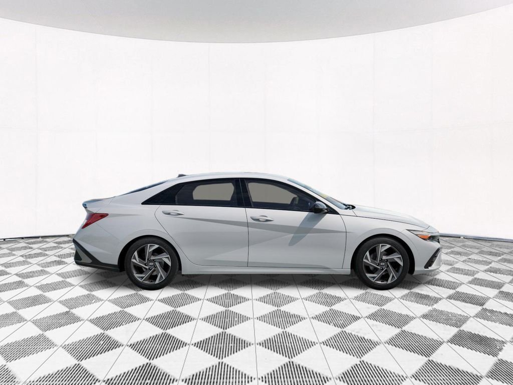 Used 2026 White Hyundai SEL Sport image 9