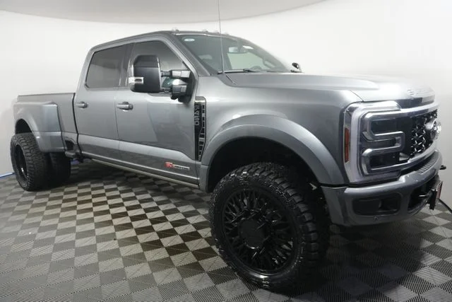 2025 Ford F-450SD Platinum