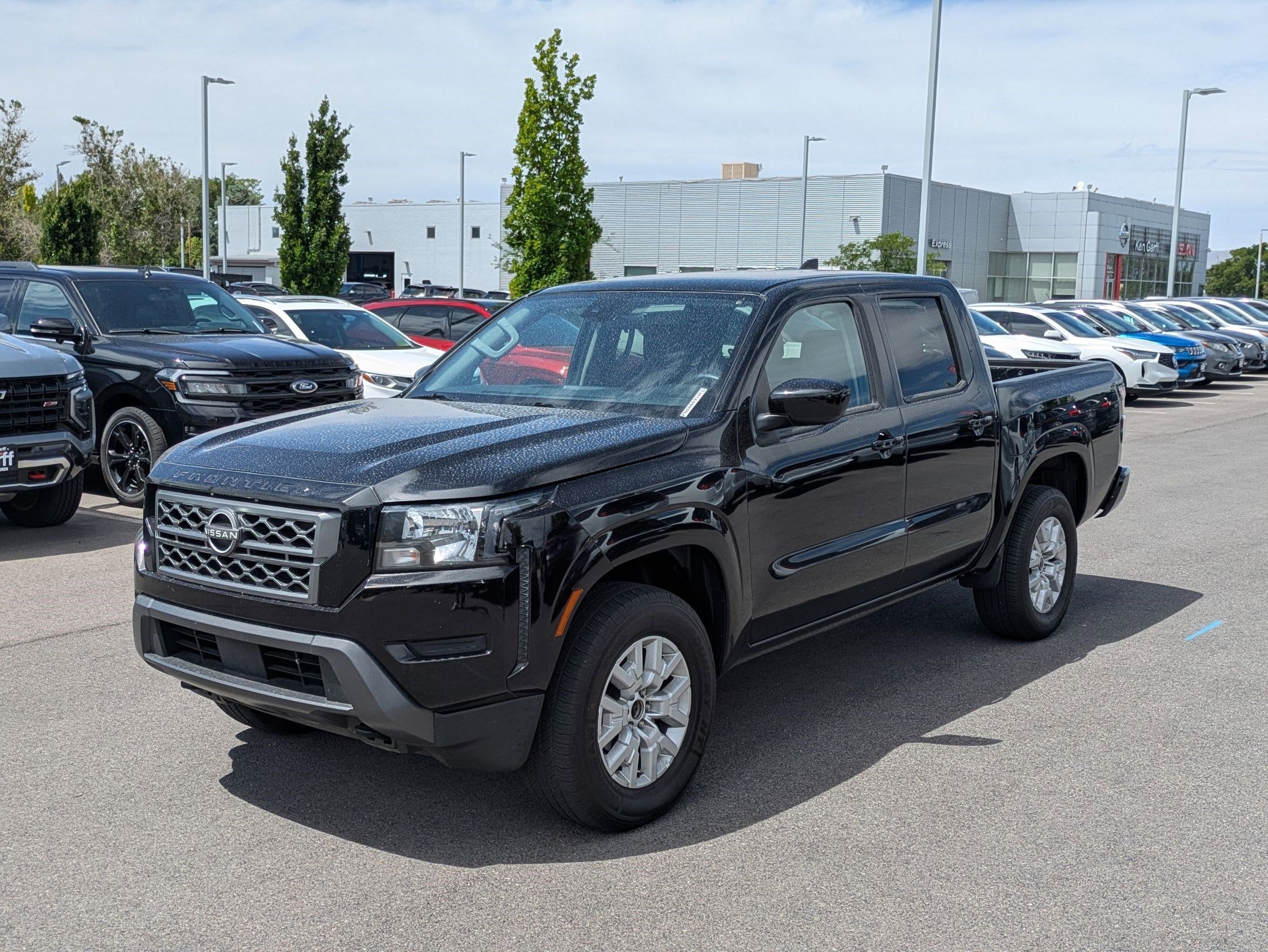 Used 2023 Super Black Nissan SV image 8