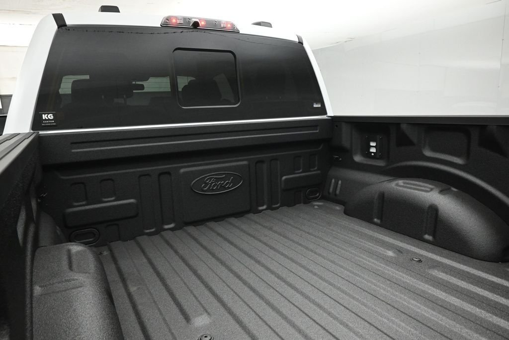 New 2026 Oxford White Ford Raptor image 24