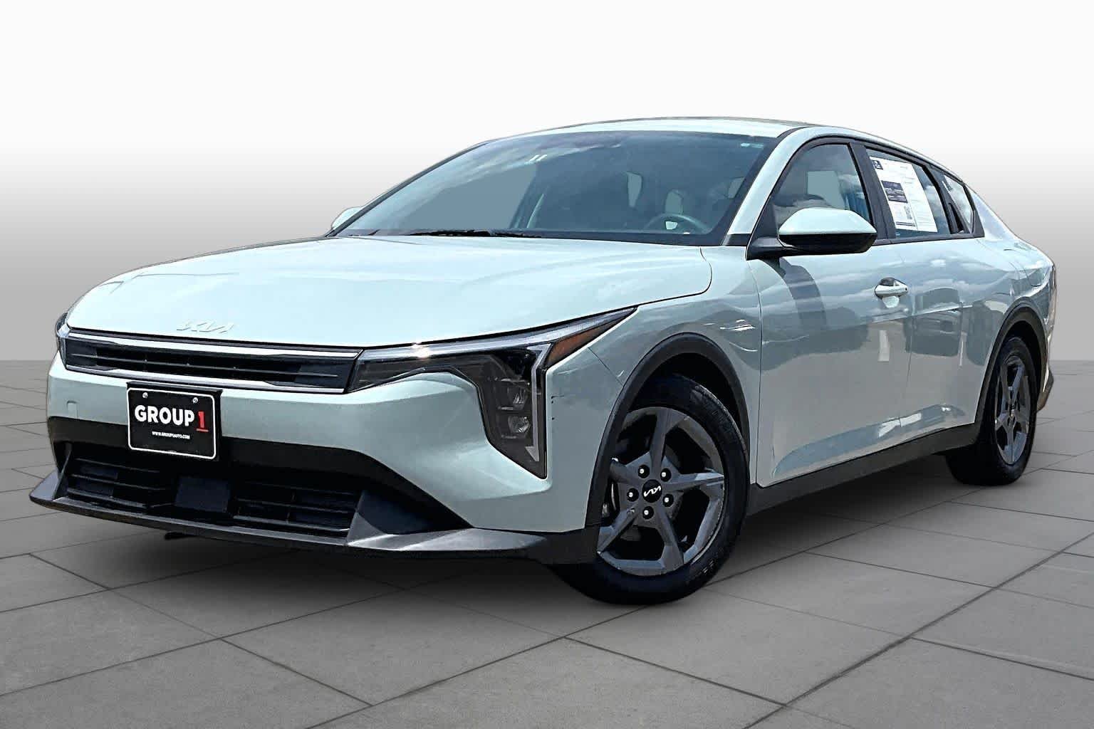 2025 Kia K4 LXS AT's photo