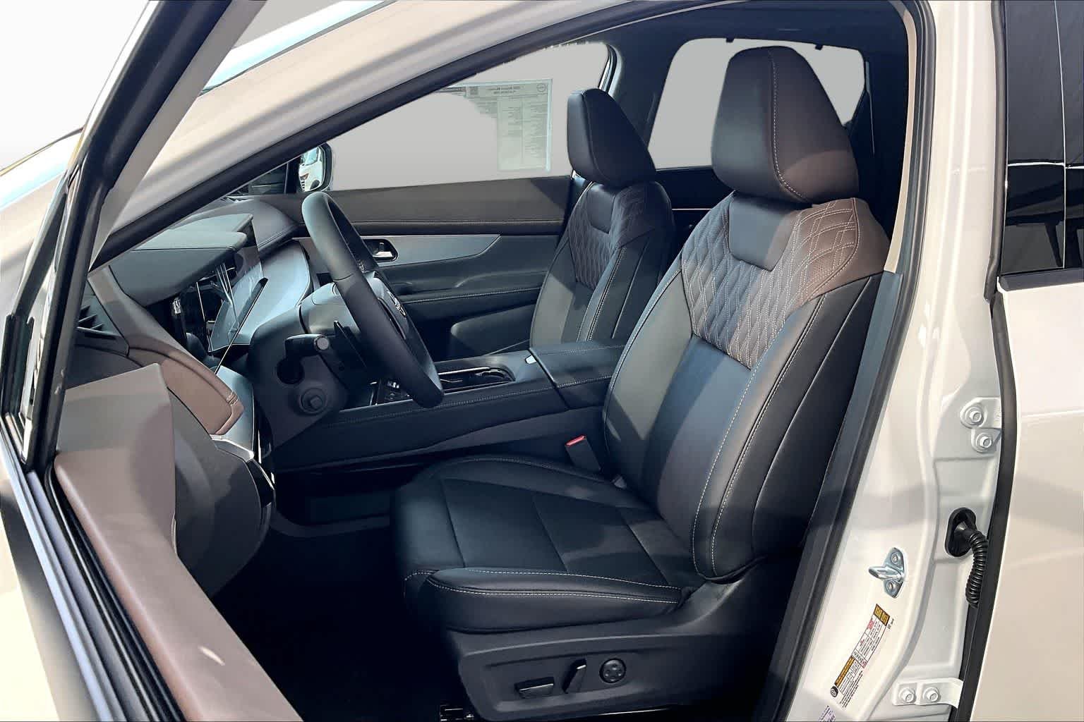 New 2026 Everest White Pearl TriCoat Nissan Platinum image 15
