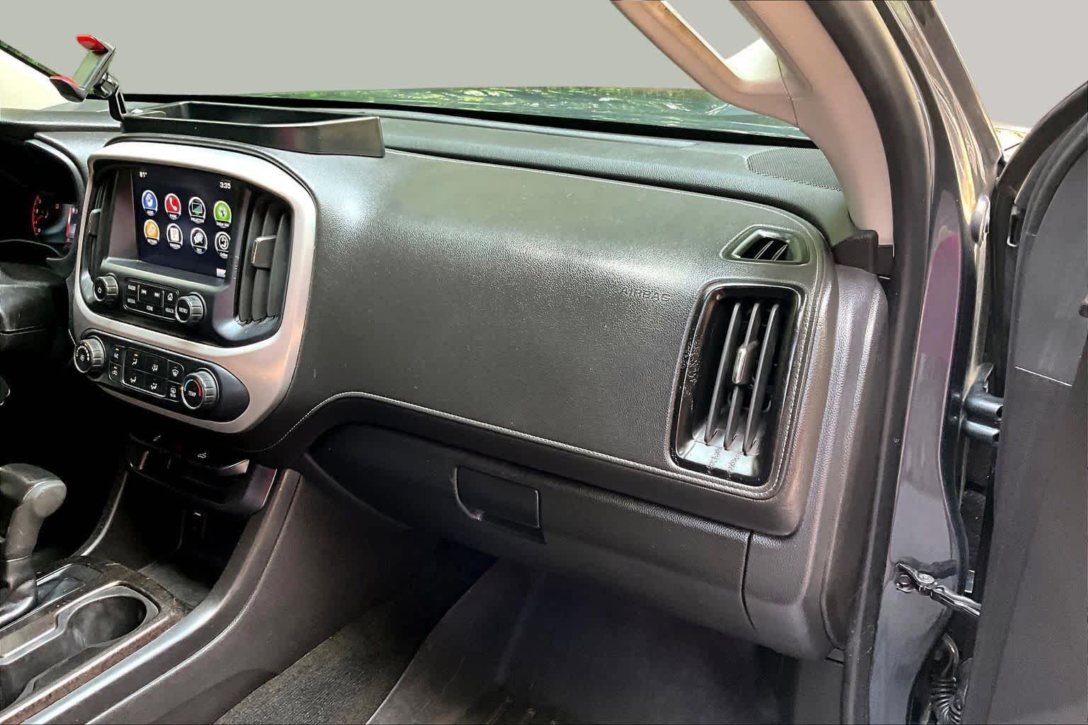 Used 2016 Cyber Gray Metallic GMC 2WD SLE image 18