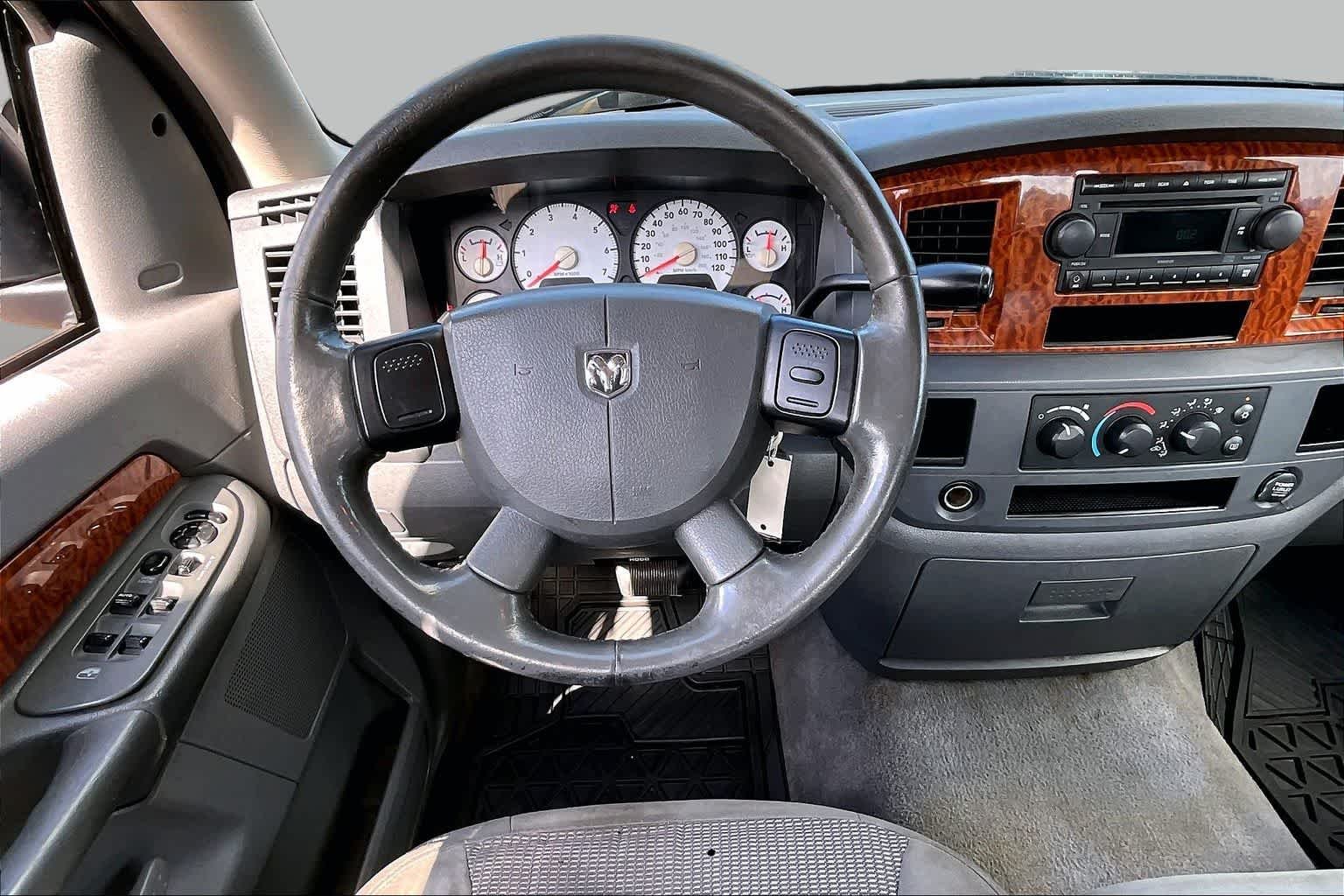 Used 2006 Inferno Red Crystal Pearl Dodge ST image 5