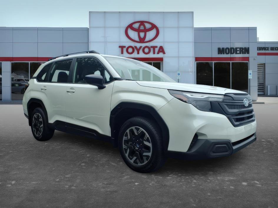 Used 2025 Crystal White Pearl Subaru Base image 8