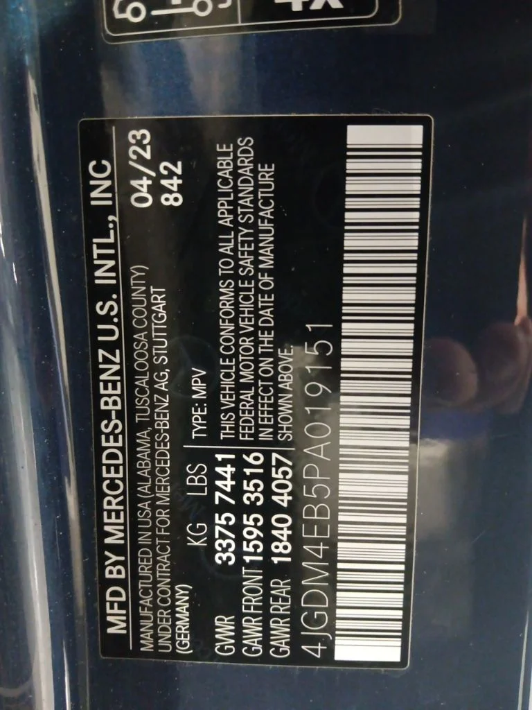 Used 2023 Blue Mercedes-Benz 580 image 3
