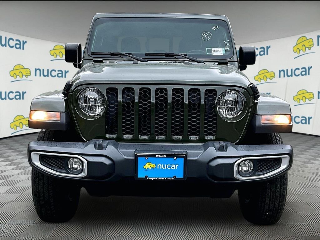 Used 2022 Green Jeep Sport image 2