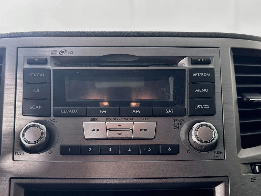 Used 2013 Ice Silver Metallic Subaru 2.5i image 15