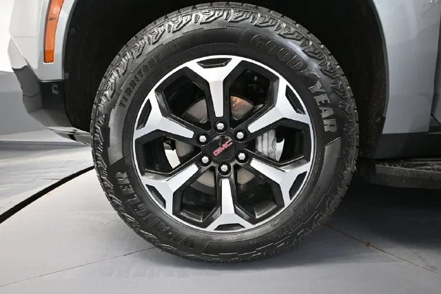 Used 2025 Silver GMC AT4 image 13