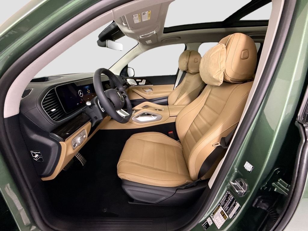New 2026 MANUFAKTUR Ireland Mid Green Metallic Mercedes-Benz GLS 450 image 21