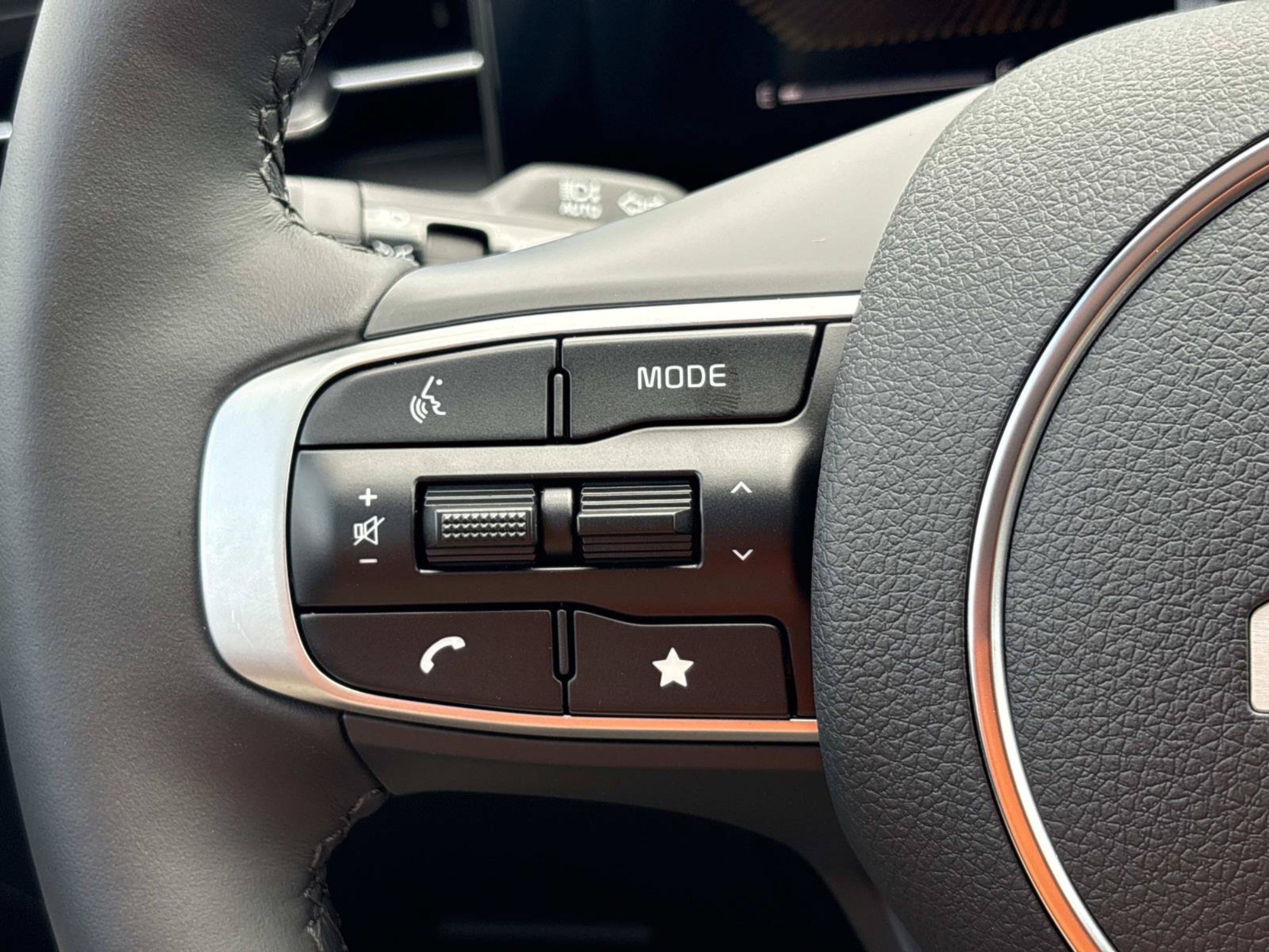 New 2027 Snow White Pearl Kia GT-Line image 21