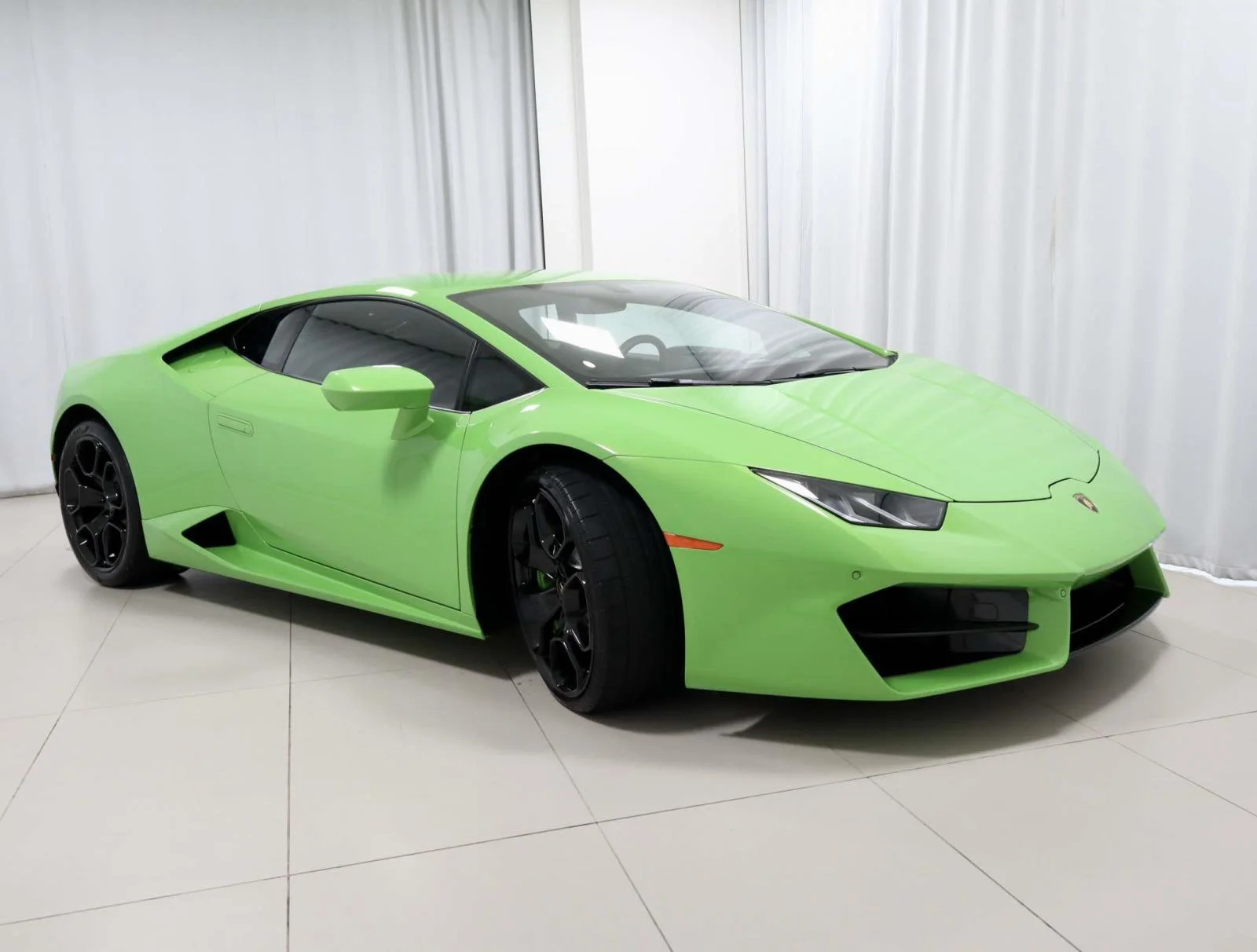 Used 2018 Verde Mantis Pearl Effect Lamborghini RWD Coupe image 7