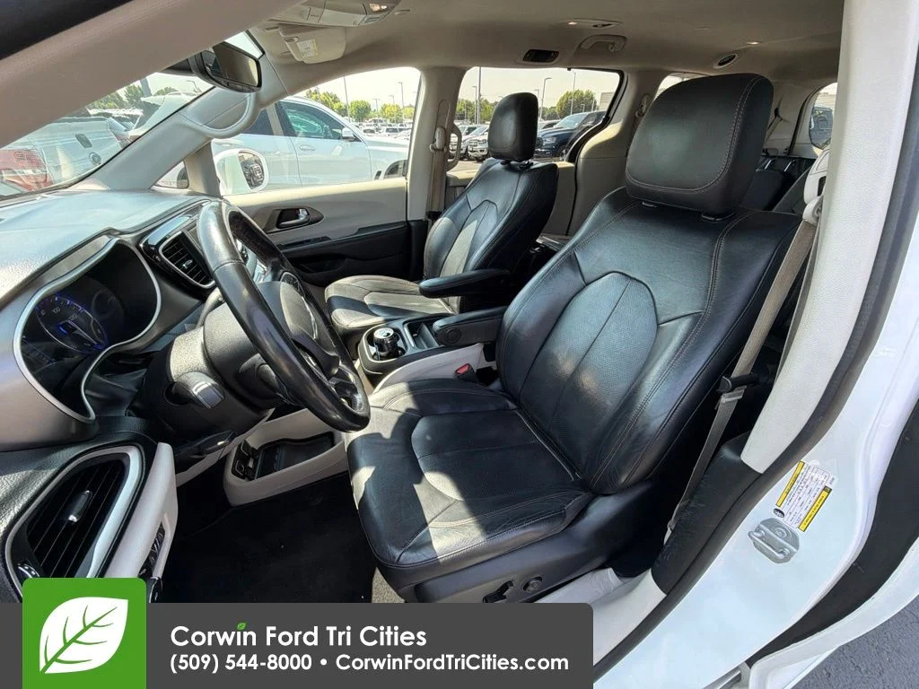 Used 2020 Bright White Clearcoat Chrysler Touring L image 8