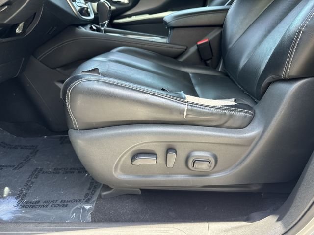 Used 2021 Silver Nissan SL image 30