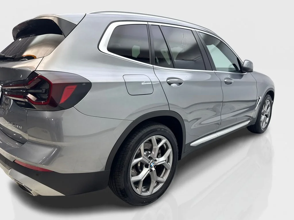 Used 2024 Gray BMW sDrive30i image 13