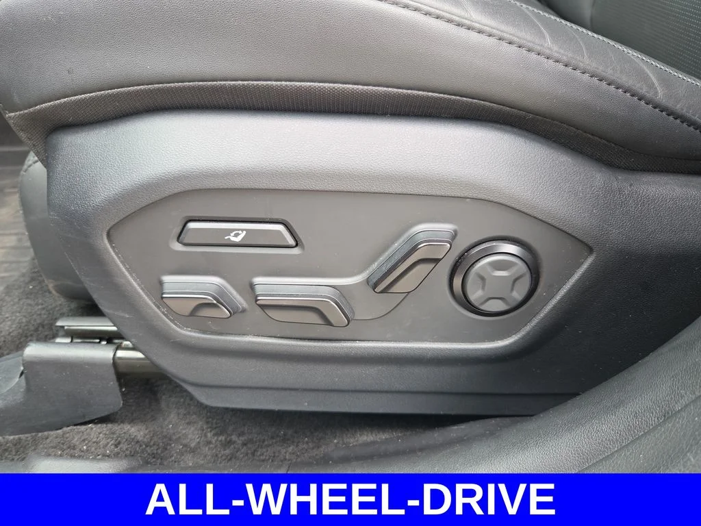 Used 2025 Gray Hyundai Calligraphy image 27