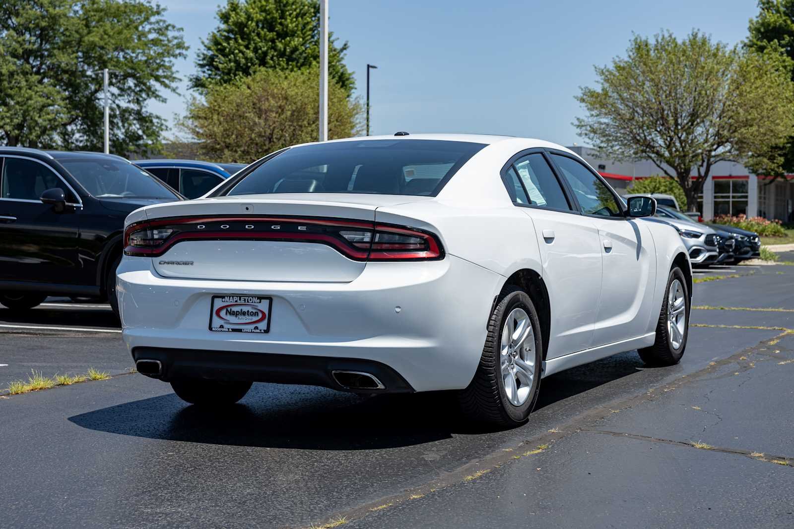 Used 2022 White Knuckle Clearcoat Dodge SXT image 7
