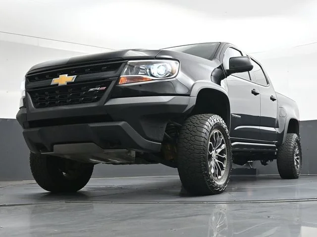 Used 2018 Black Chevrolet ZR2 image 41