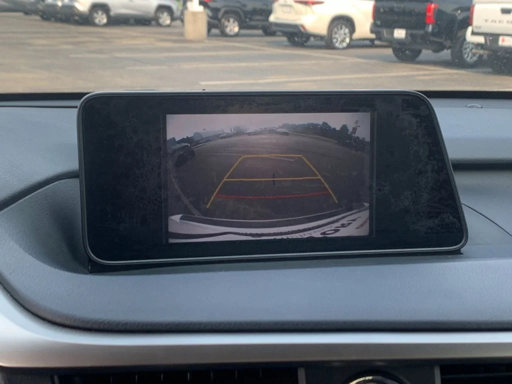 Used 2017 White Lexus 350 image 22