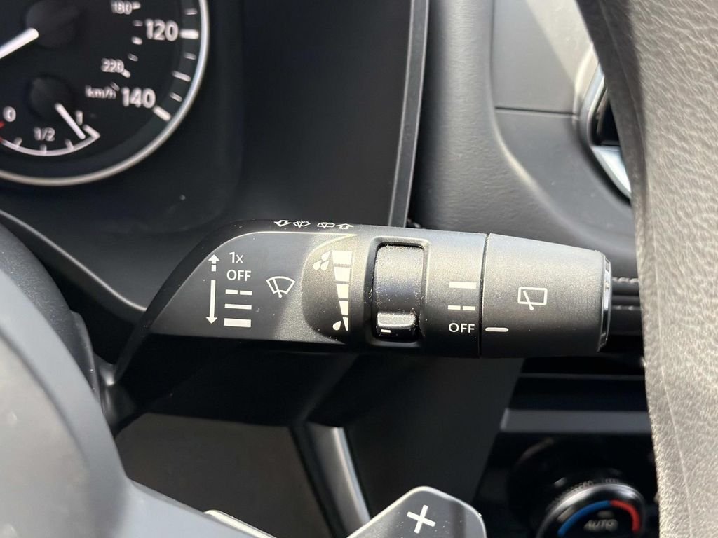 Used 2024  Nissan SV image 31