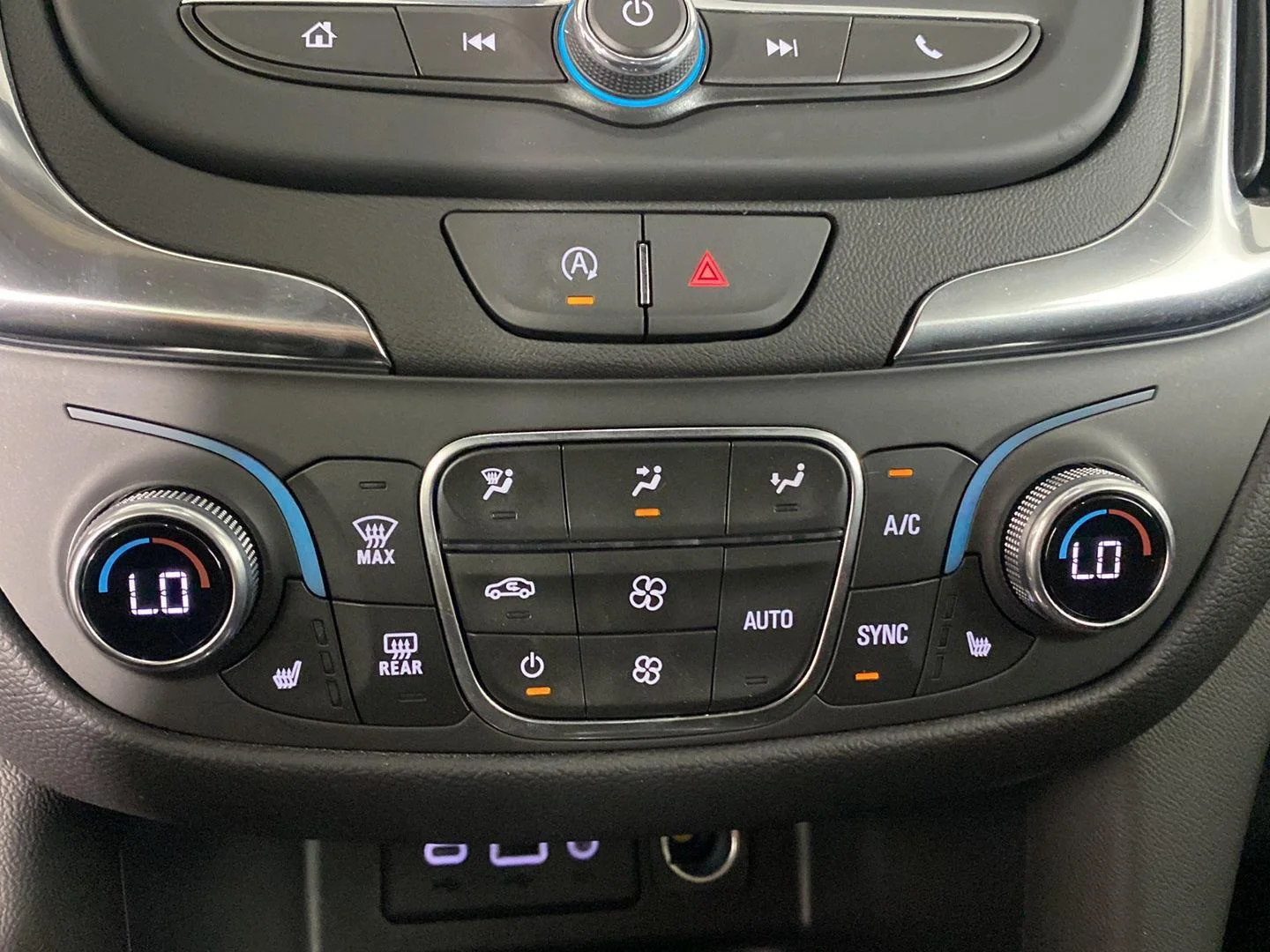 Used 2024 Summit White Chevrolet LT image 19