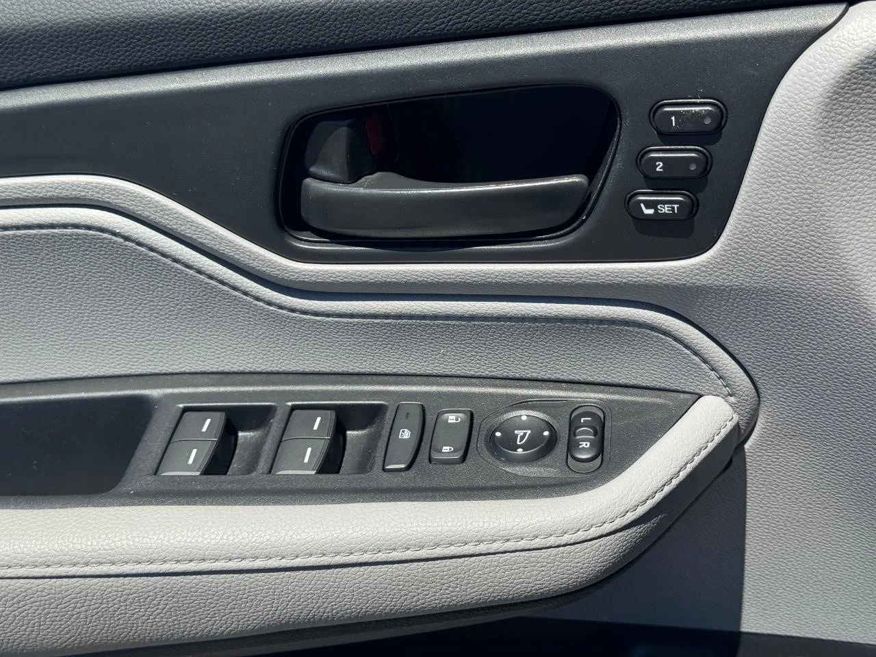 2023 Honda Odyssey EX-L - Photo 25
