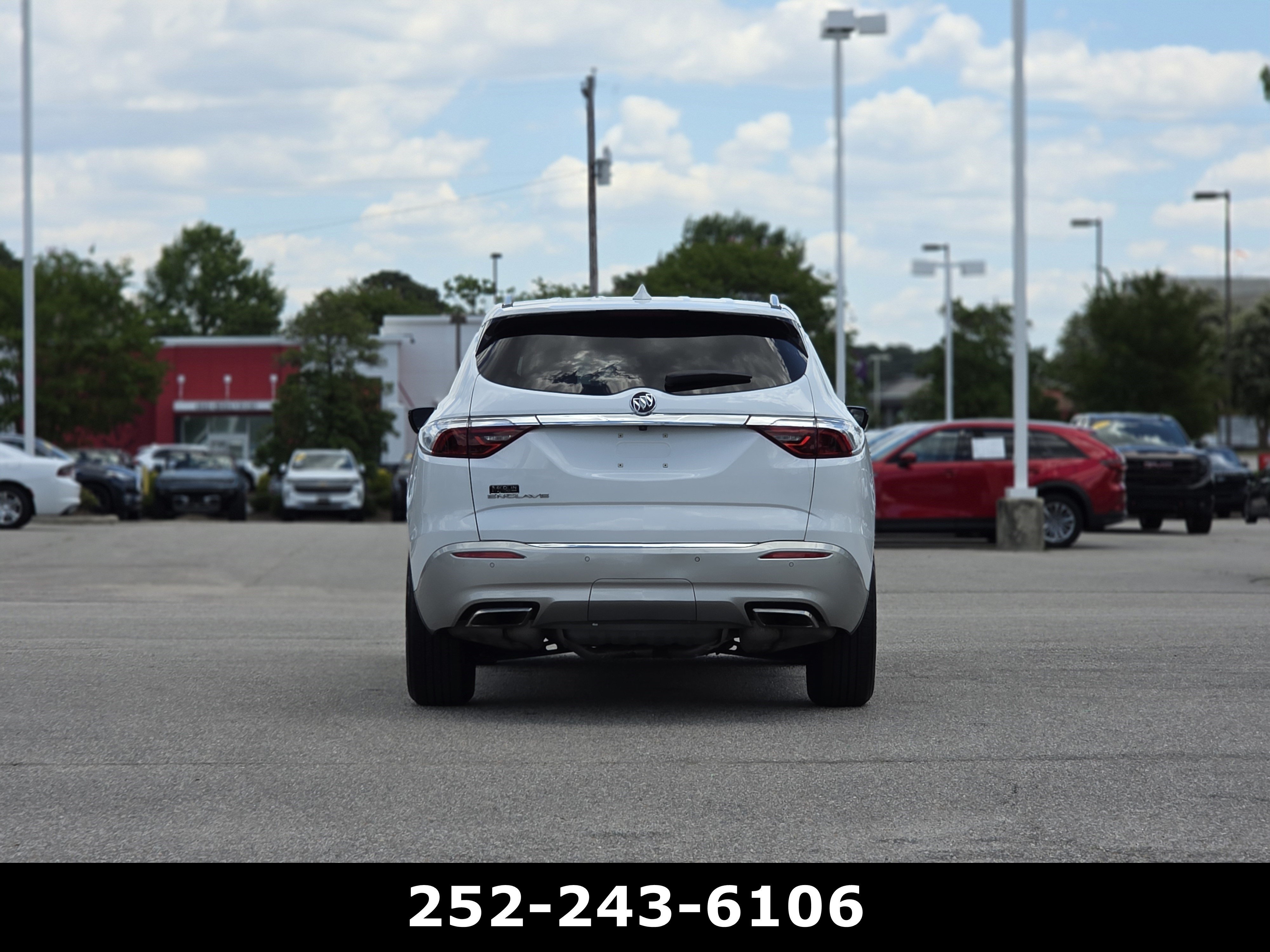 Used 2023 Summit White Buick Essence image 6