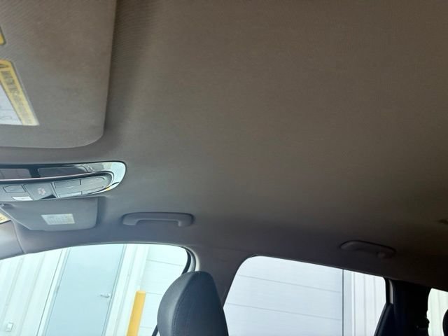 Used 2022 White Hyundai SEL image 10