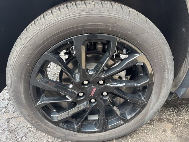 Used 2024 Ebony Twilight Metallic GMC SLE image 28