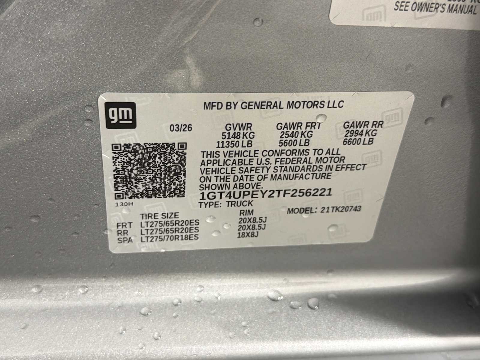New 2026 Sterling Metallic GMC AT4 image 33